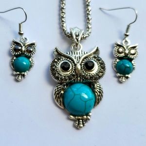 Faux Turquoise Silver Tone Owl necklace earring set bundle Black Crystal eyes